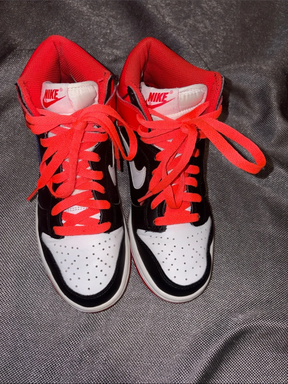 Nike Dunks High Knicks size 4.5Y